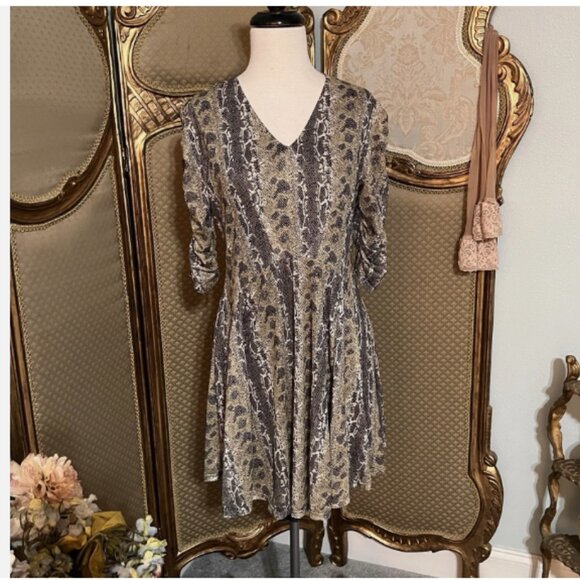 Cato. Size XS. Lined Chiffon Stretch Reptile Green Gray Dress. B51 - Picture 1 of 6